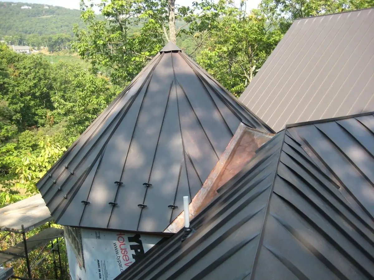 Professional Gutter Cleaning by Craftsman Roofing in Frankford